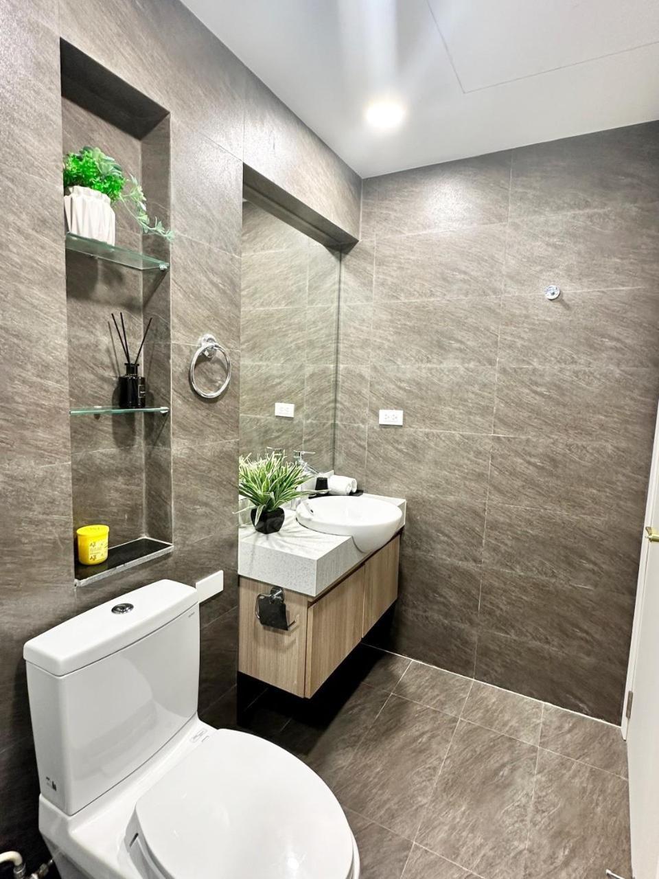 Luxe Paradise Residence Truc Bach Ханой Екстериор снимка